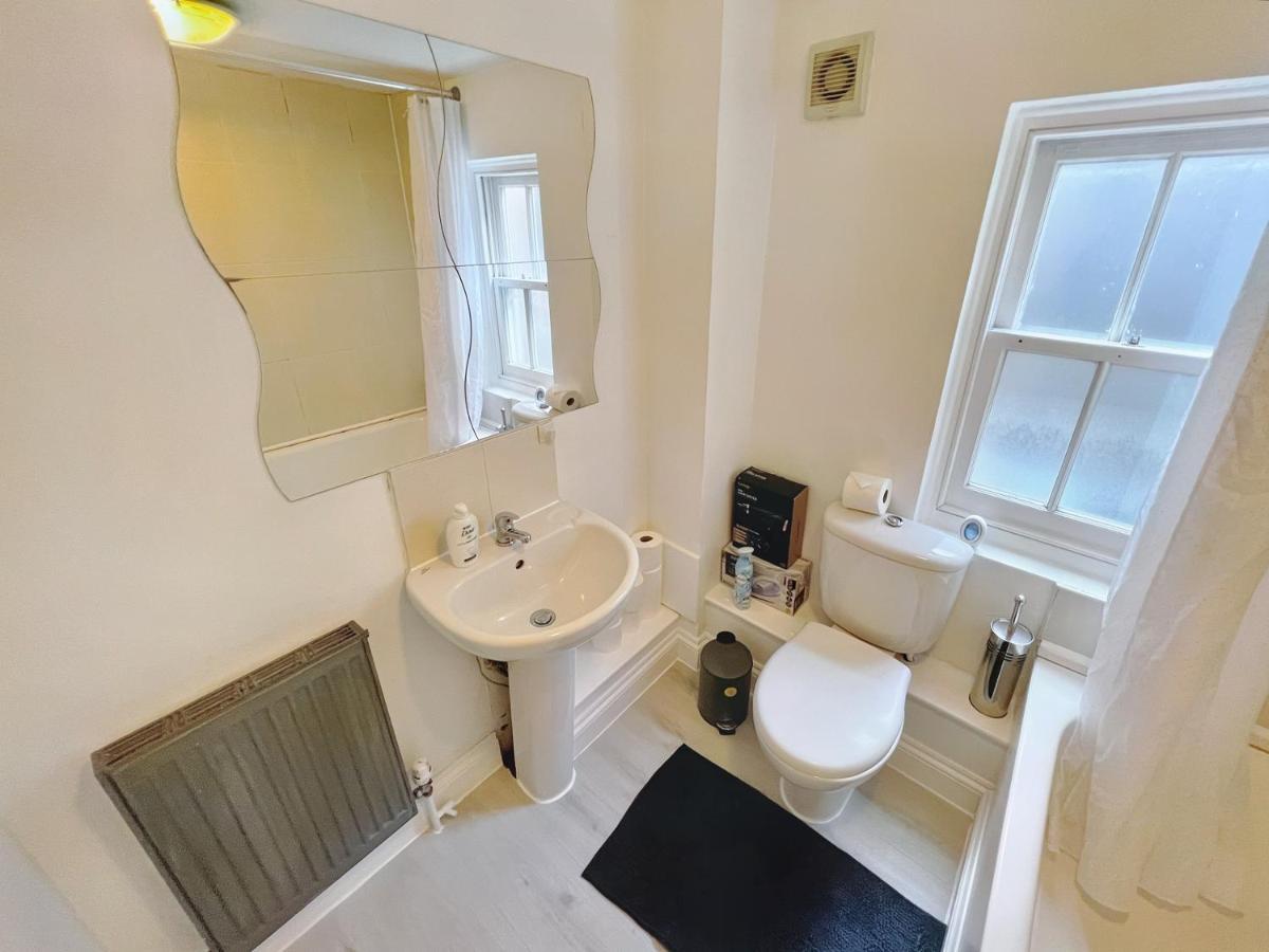Lovely 2-Bedroom Serviced Apartment Greater Londres Exterior foto